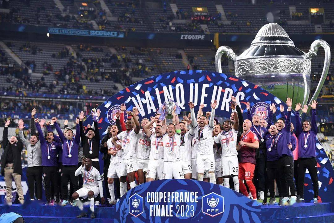 包含博洛尼亚艰难保级,降级危机悬在头顶的词条 包含博洛尼亚艰难保级,降级危机悬在头顶的词条