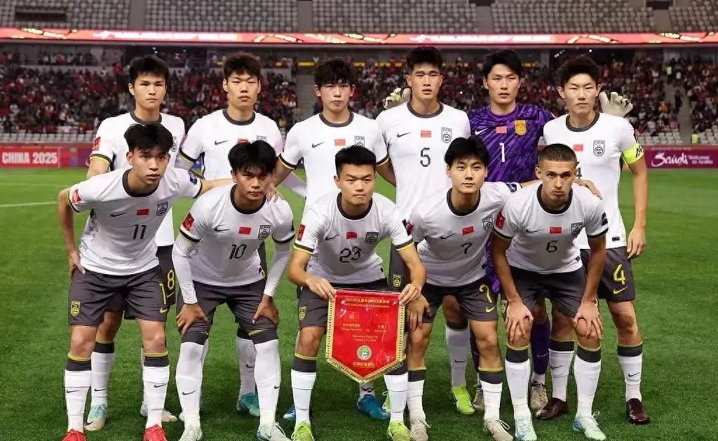 星空体育官网登录网址-包含亚洲豪门球队交战激烈，众星云集展现实力的词条