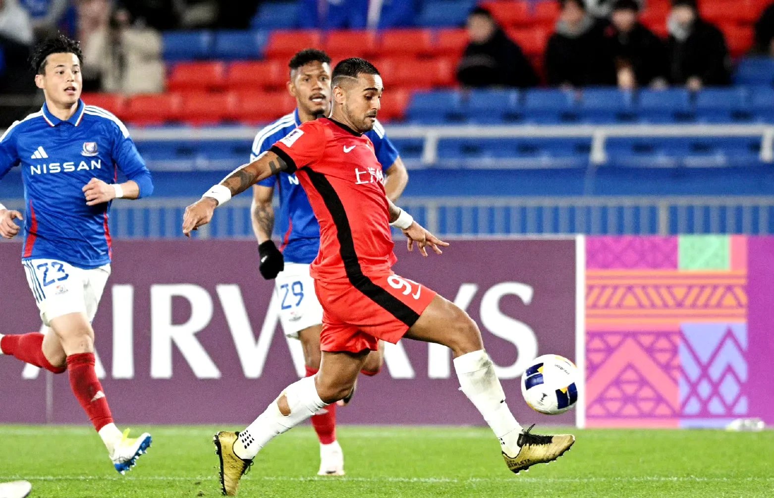 星空体育注册-在上海海港赛场上演亚冠，碾压，引发教练席炸锅的简单介绍