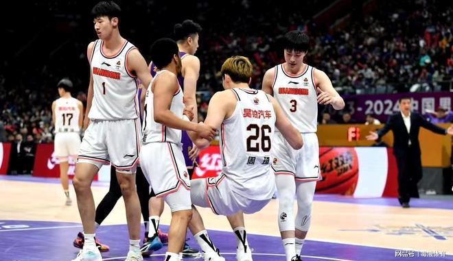 星空体育中国官网-包含广东队爆发神级表现，CBA季后赛被彻底压制，救主的词条