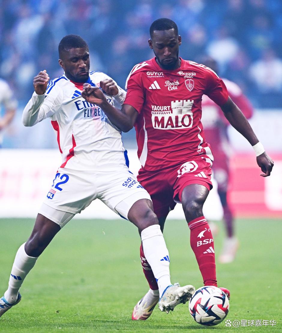 星空体育官网-包含南特客场逼平昂热，法甲保级形势依然紧张的词条