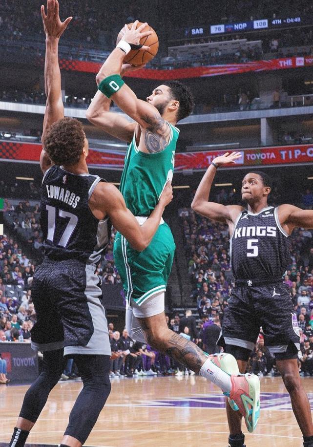 星空体育官网登录网址-包含云达不莱梅客场大胜弗赖堡，全取三分的词条