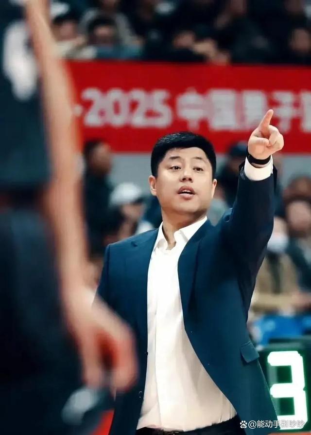 哥伦比亚球队卫冕冠军气势如虹 哥伦比亚球队卫冕冠军气势如虹