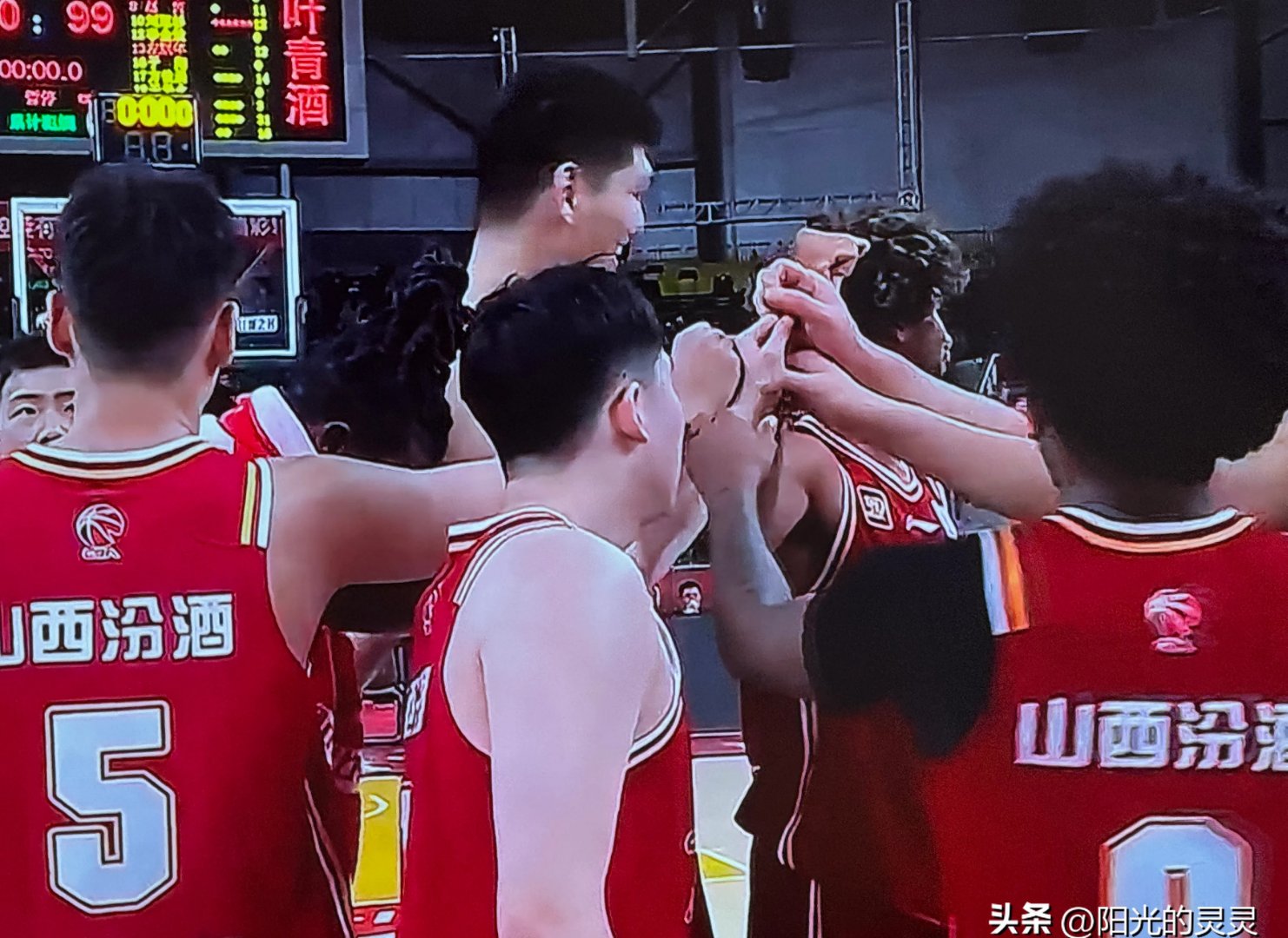 星空体育电竞-山西队艰难逆袭，惊险战胜上海男篮的简单介绍