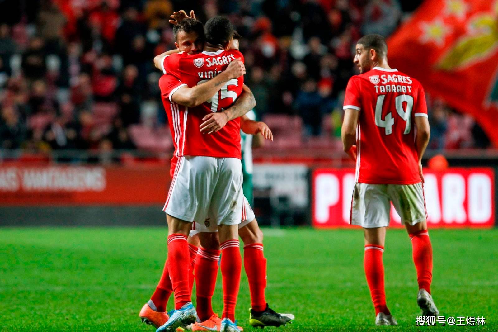 拜仁慕尼黑后场牢固保护门将,避免失球的简单介绍 拜仁慕尼黑后场牢固保护门将,避免失球的简单介绍