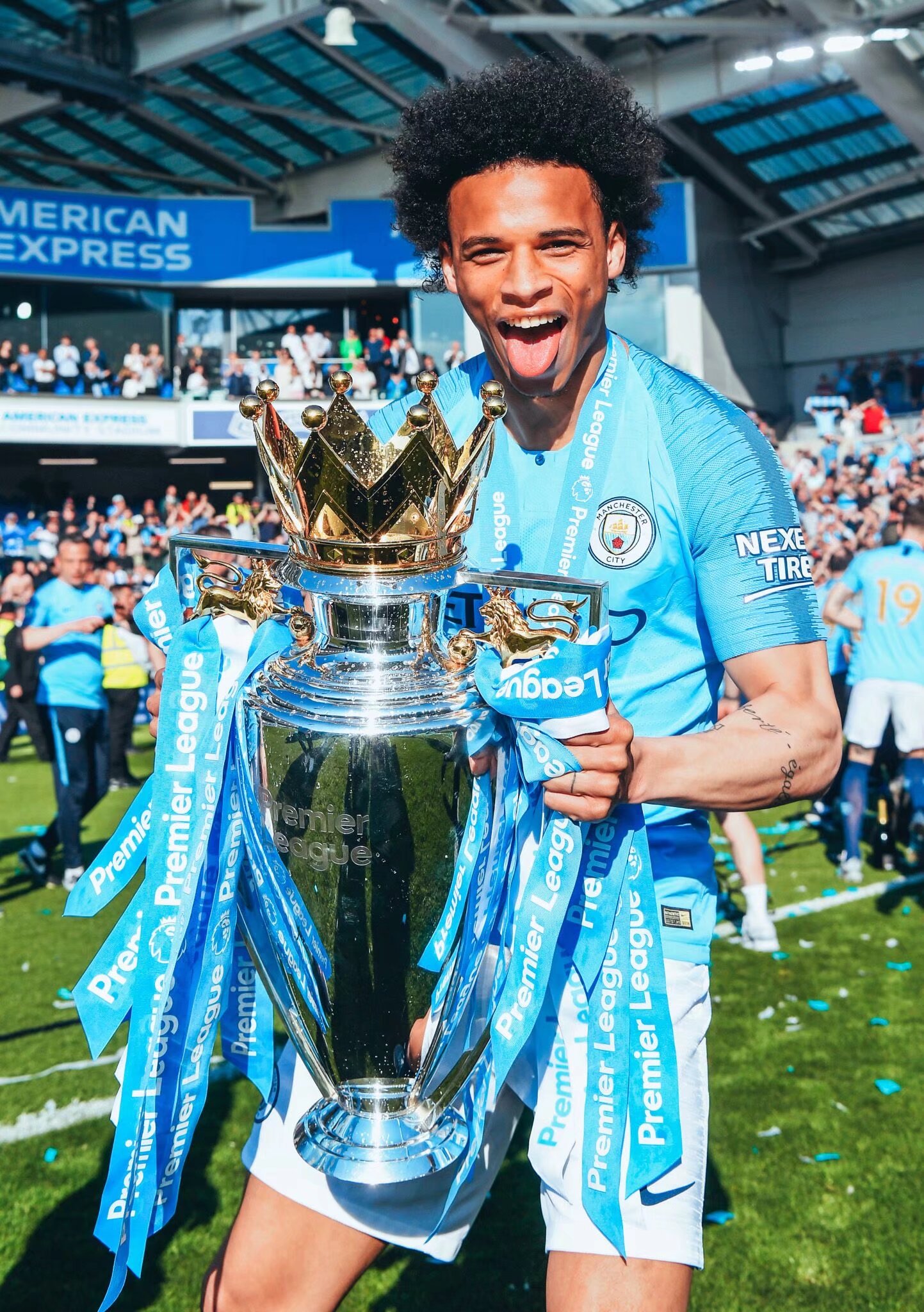 包含曼城签下新中场核心，球迷期待其表现的词条