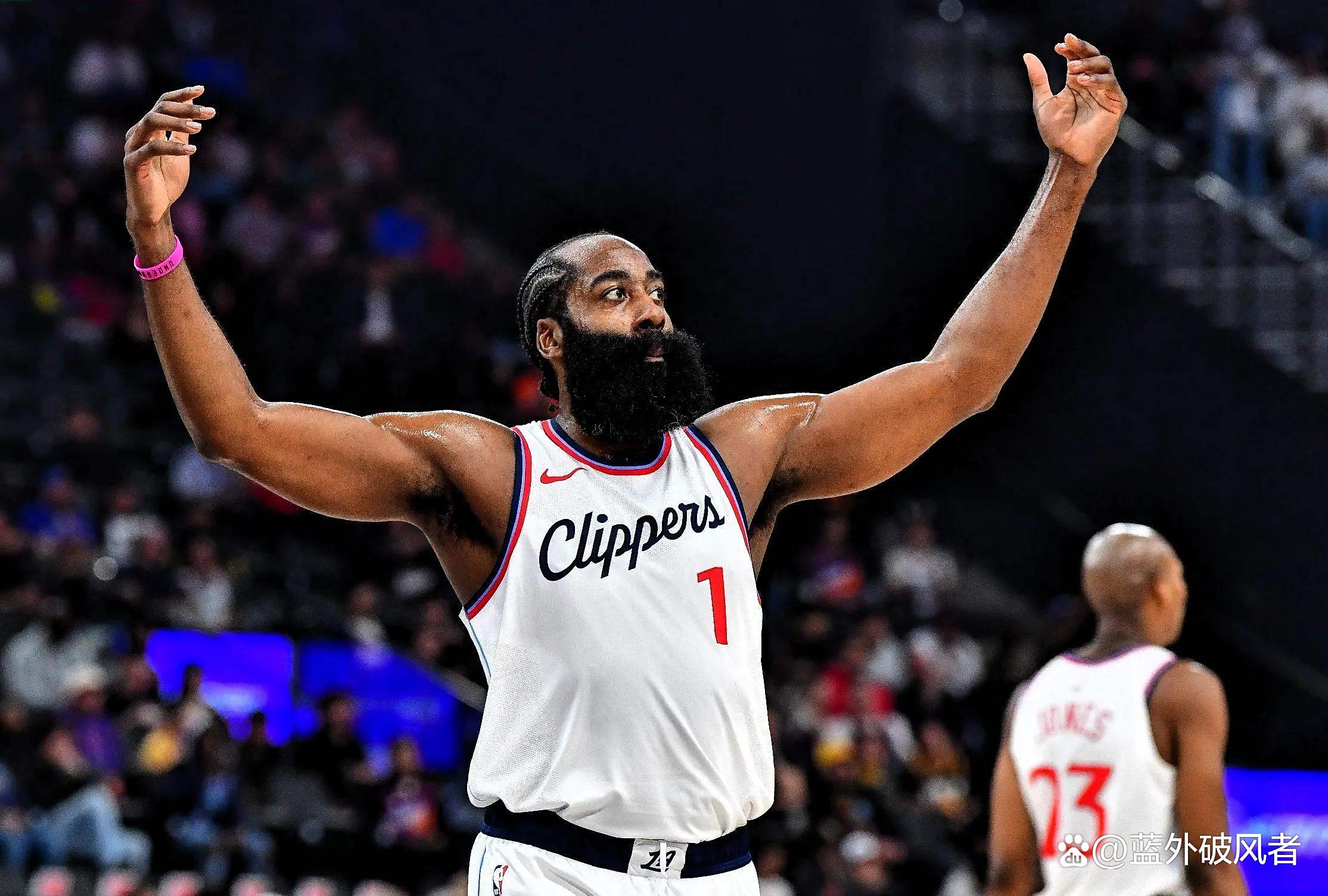 星空体育官网登录网址-詹皇表现出色火箭下赛季竞争力存疑