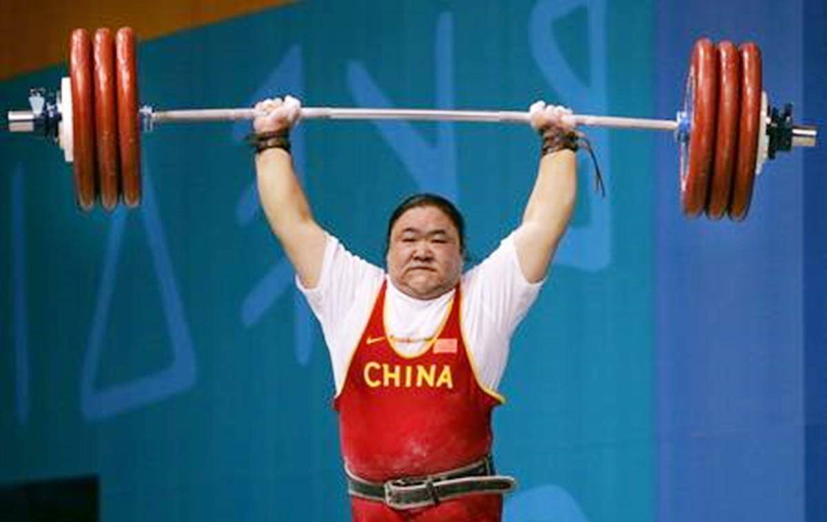 举重冠军恐失宝座悬念丛生备受关注 举重冠军恐失宝座悬念丛生备受关注