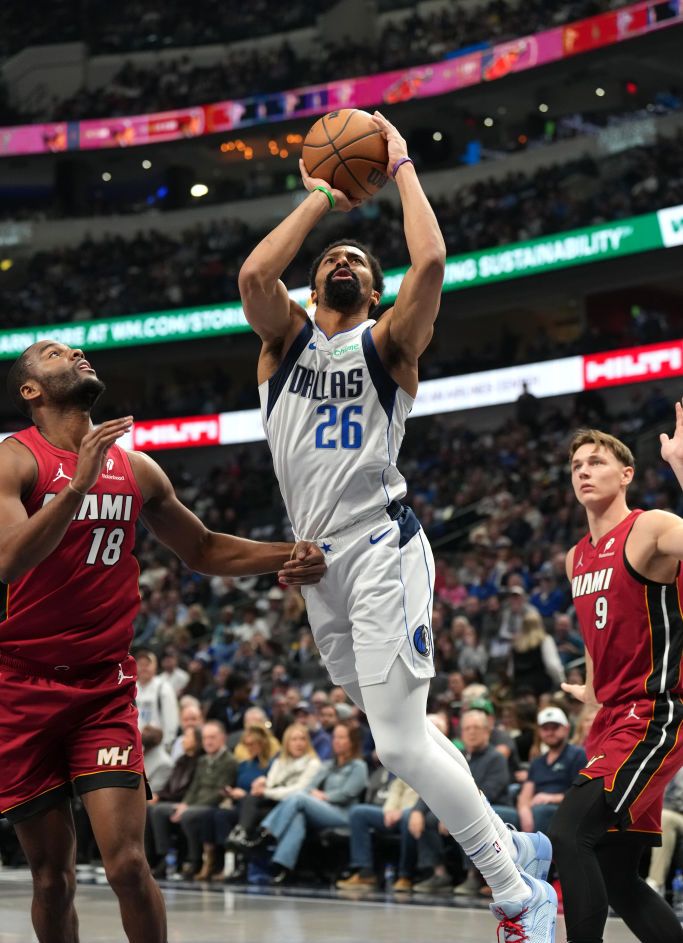 星空体育教练-关于热火逆转独行侠，成功保住榜首位置的信息