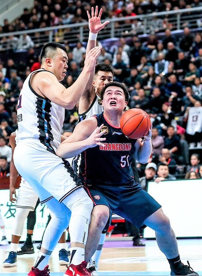 广岛三箭表现抢眼,惊险打破门,晋级八强的简单介绍 广岛三箭表现抢眼,惊险打破门,晋级八强的简单介绍