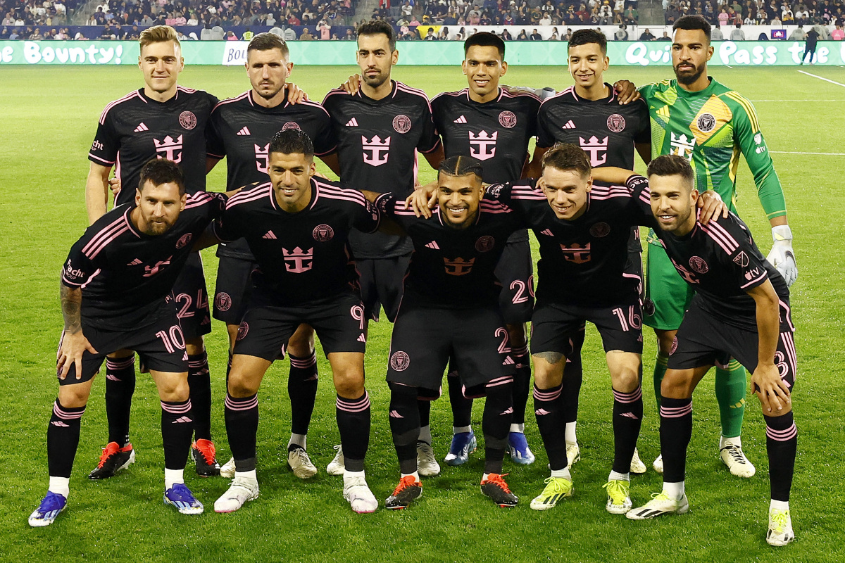 星空体育登录-新赛季球队战绩起伏不定，一触即发的简单介绍