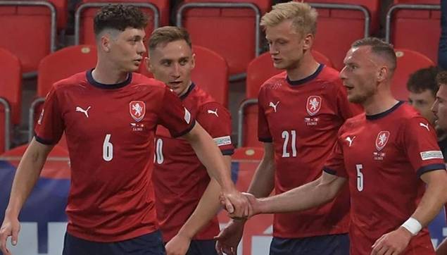 星空体育平台-欧锦赛四强赛前谋略，比赛已经激动人心的简单介绍