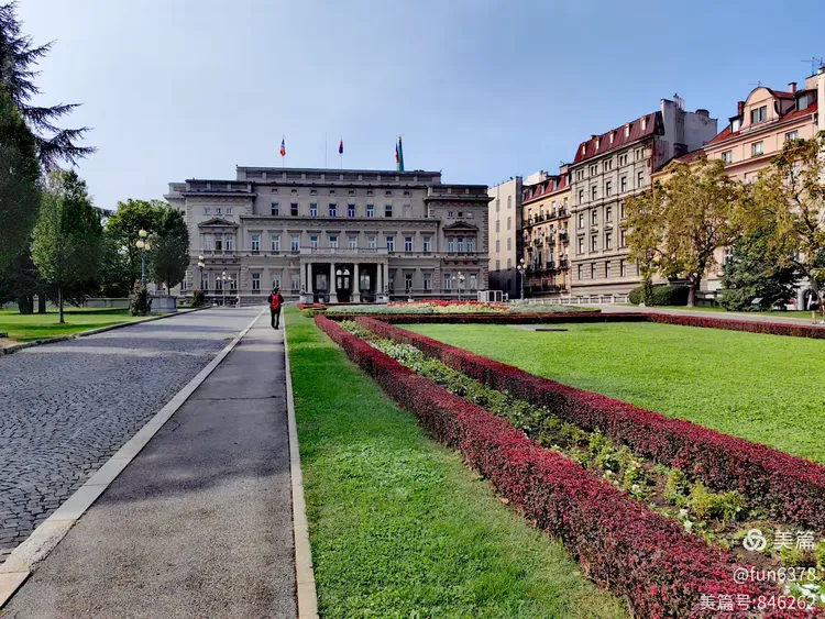 星空体育注册-贝尔格拉德王宫尴尬颓势